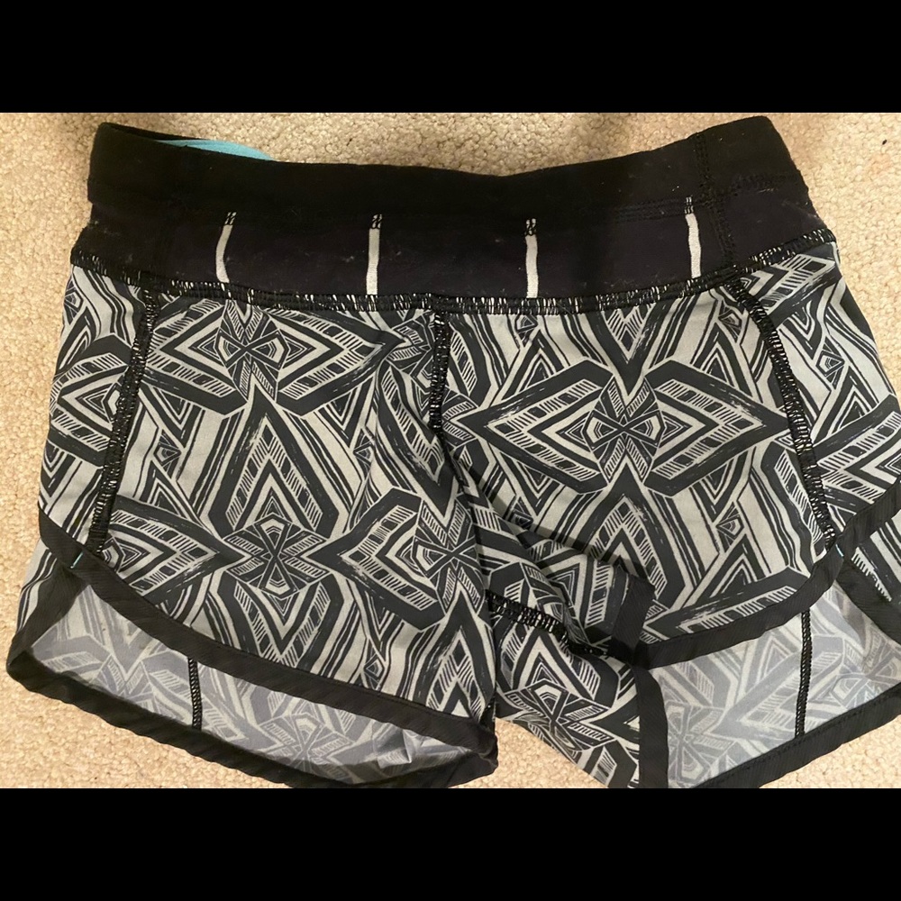 Ivivvia shorts